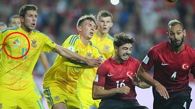 Ukraynalı futbolcuların formasında Türk Bayrağı