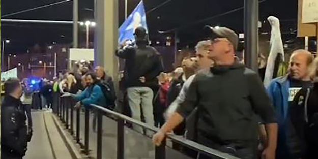 Ukraynalılara böyle bağırdılar: Naziler dışarı!