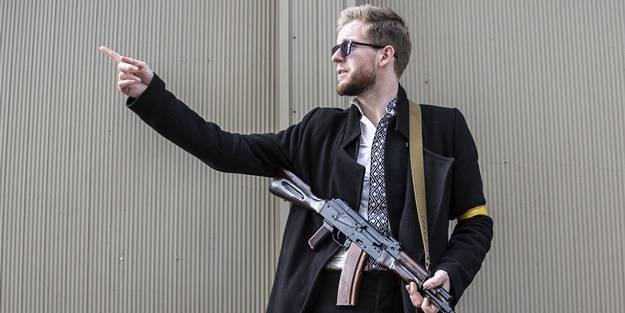 Ukrayna'nın en genç vekili silahlanıp Kiev sokaklarına indi