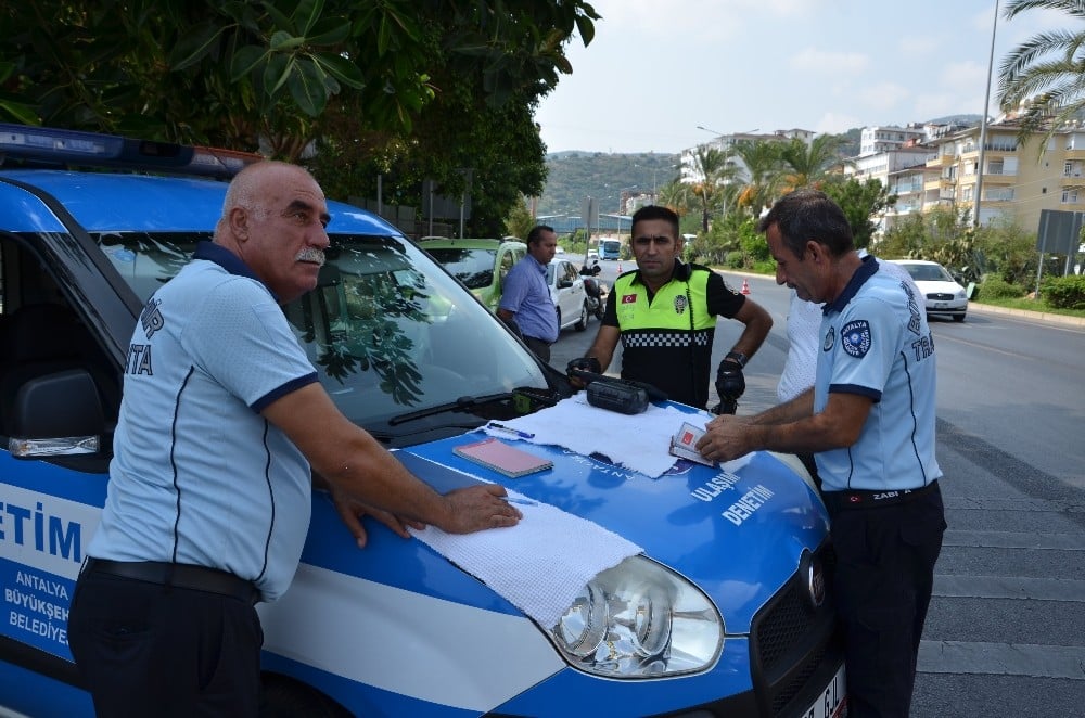 Ulaşım zabıtası Alanya’da denetim yaptı 
