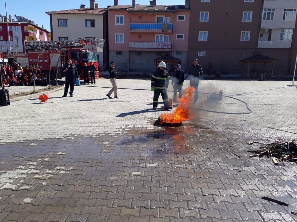 Ulaş’ta deprem ve yangın tatbikatı 