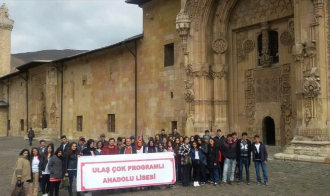 Ulaş'ta öğrenciler Divriği Ulu Cami ve Darüşşifası'nı gezdi