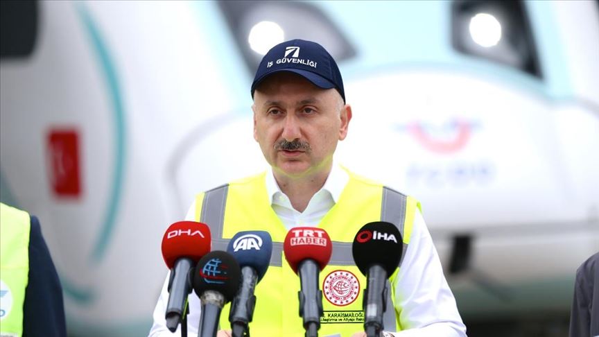 Ulaştırma ve Altyapı Bakanı Karaismailoğlu: Milli elektrikli tren 30 Ağustos'ta yay ve yol testlerine başlayacak