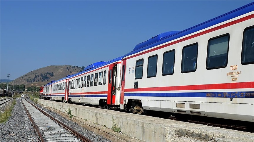 Ulaştırma ve Altyapı Bakanlığı tren seferlerini artırdı