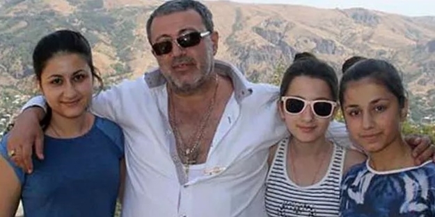 Ülke ayakta! 3 kız kardeş, kendilerini taciz eden babalarını çekiç ve bıçakla öldürdü!