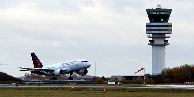 Avrupa ülkesinin genelinde etkili oluyor! Onlarca uçuş iptal edildi