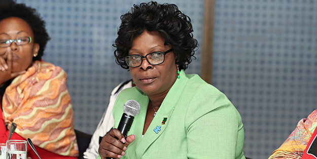 Ülke şokta! Eski cumhurbaşkanının eşi hırsızlık iddiasıyla gözaltına alındı