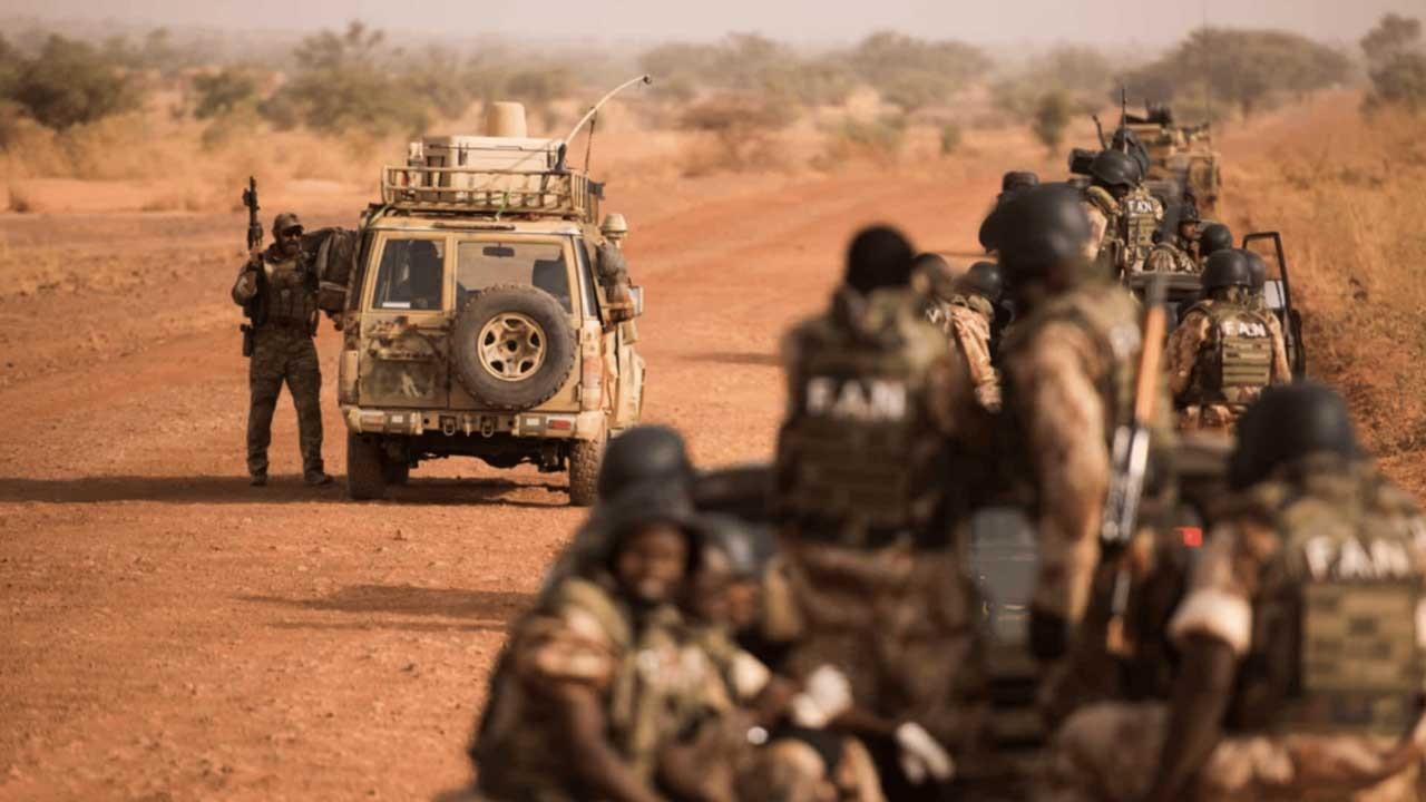 Ülke şokta! Savunma Bakanı saldırıda hayatını kaybetti