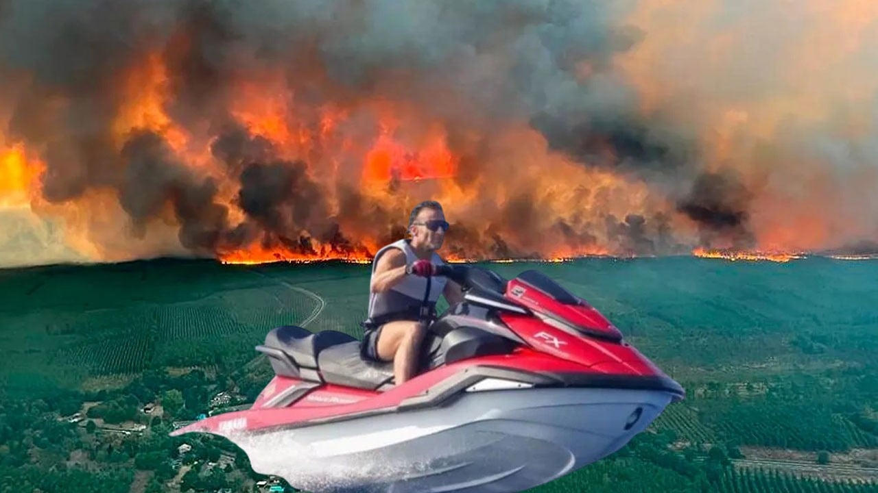 Ülke yanarken Macron'un jet ski keyfi, Fransızları kızdırdı