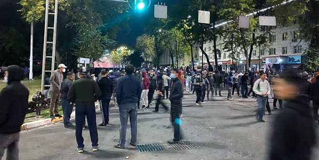 Ülke yangın yerine dönmüştü! Seçimler iptal edildi