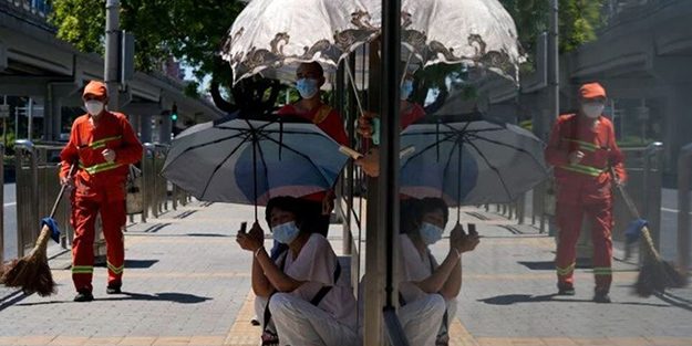 Ülke yanıyor! Aşırı sıcaklara karşı 'kırmızı alarm' verildi
