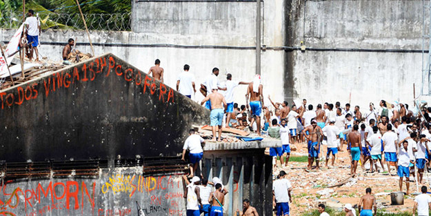 Ülkede alınan koronavirüs önlemleri nedeniyle yüzlerce mahkum firar etti
