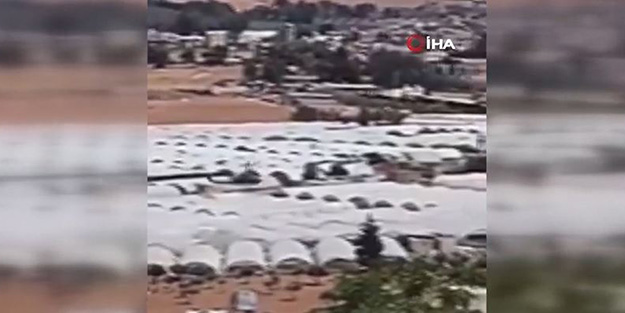 Ülkede askeri helikopter düştü! Kaza anı anbean kamerada