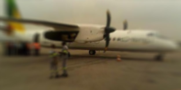 Ülkede ayrılıkçı krizi bitmiyor! Yolcu uçağına ateş açıldı