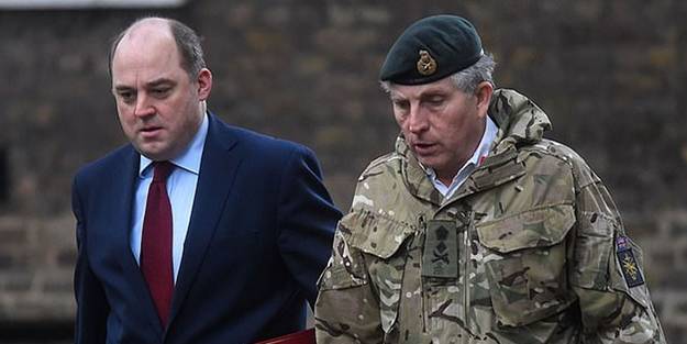 Ülkede büyük panik! Kendilerini karantinaya aldılar