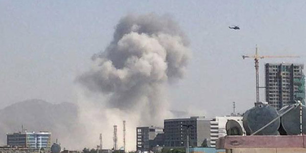 Ülkede emniyet müdürlüğüne havan saldırısı! Çok sayıda yaralı var