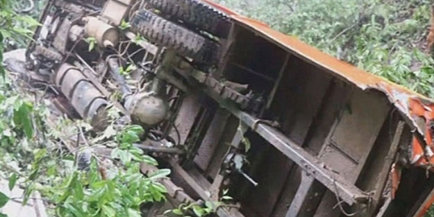 Ülkede facia! Cenazeden dönerken cenazeleri çıktı: 20 ölü