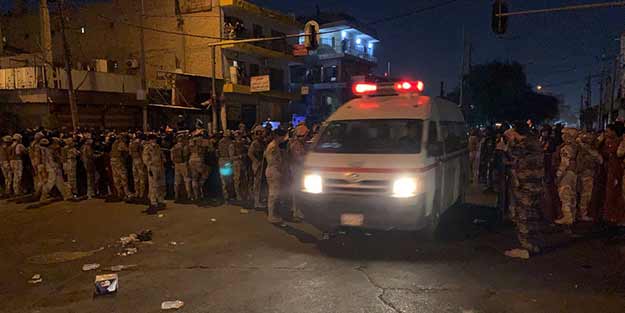Ülkede gerilim tırmanıyor! Göstericiler askeri karargahı ele geçirdi