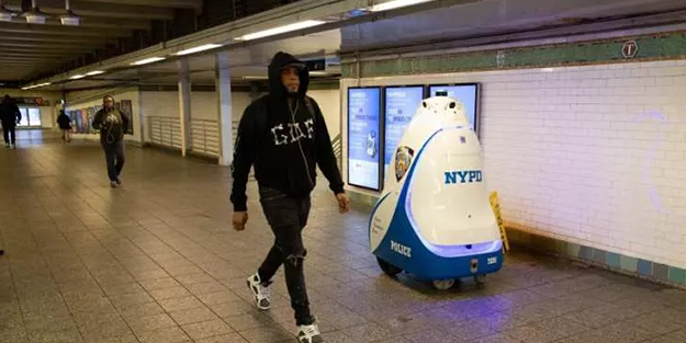 Ülkede gündem olan olay! Robot işinden kovuldu