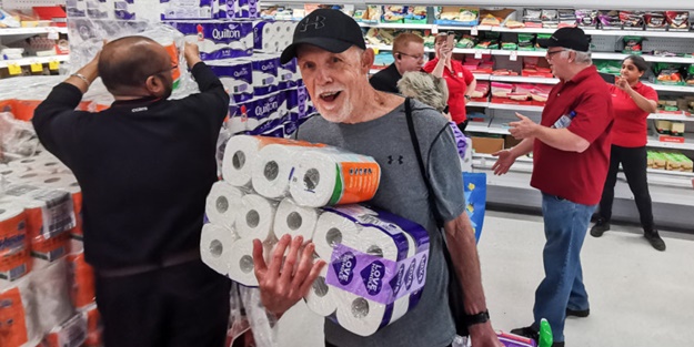 Ülkede ikinci dalga paniği! Tuvalet kağıtları yağmalanmaya başladı