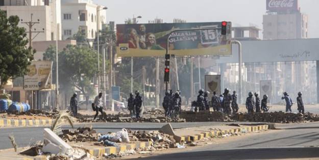 Ülkede olaylar büyüyor! Ölü sayısı yükseldi, 39 polis yaralandı