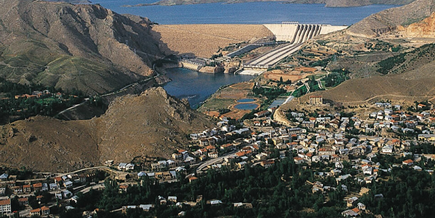 Ülkelerinde dev maden yatakları var! Resmen fışkırıyor... Komşu Türkiye'ye beklenmedik teklifi yaptı