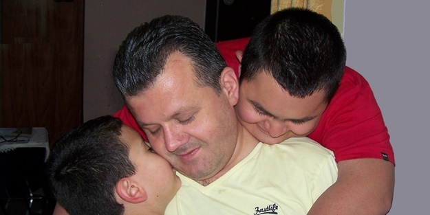 Ülkemizde yaşanan hukuk rezaleti! Çocuklar devlet eli ile babalarından kopartılıyor