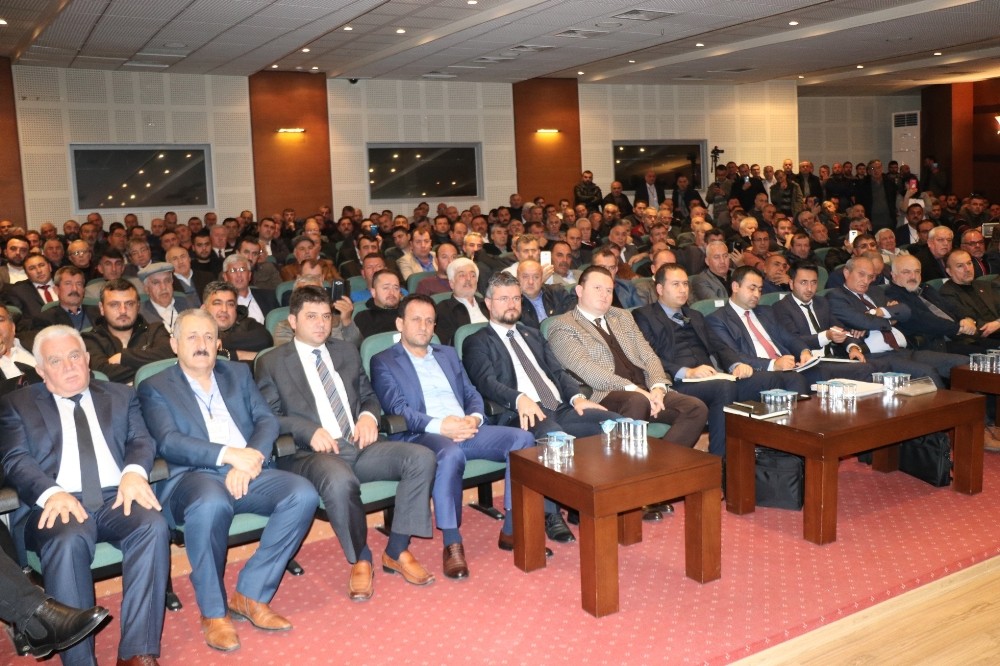 Ülkenin dört bir yanından gelen kamyoncular sıkıntılarını anlattı 