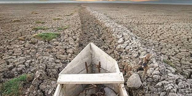 Ülkenin en büyük ikinci gölü tamamen kurudu!