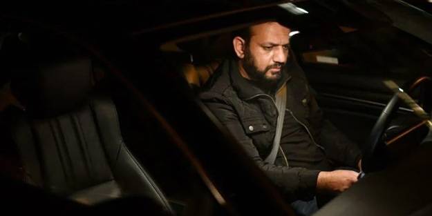 Ülkesinden kaçan Maliye Bakanı, Uber şoförü oldu!