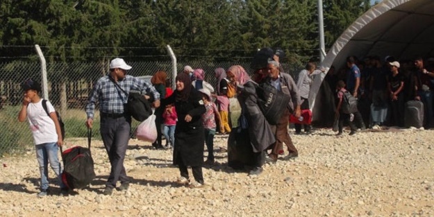 Ülkesine dönen Suriyelilerin sayısı 15 bini aştı