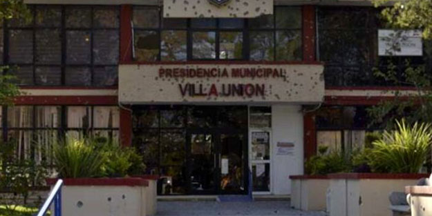 Ülkeyi sarsan çatışma! Çok sayıda polisi öldürdüler