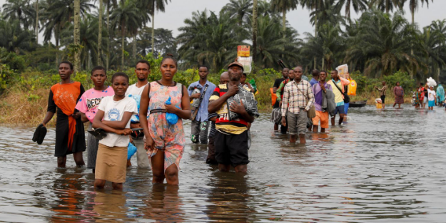 Ülkeyi sel felaketi fena vurdu! 230 bin kişi yerinden oldu