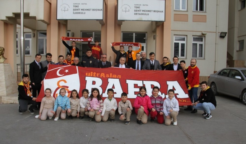 UltrAslan Bafra Taraftar Grubu kütüphane yeniledi 