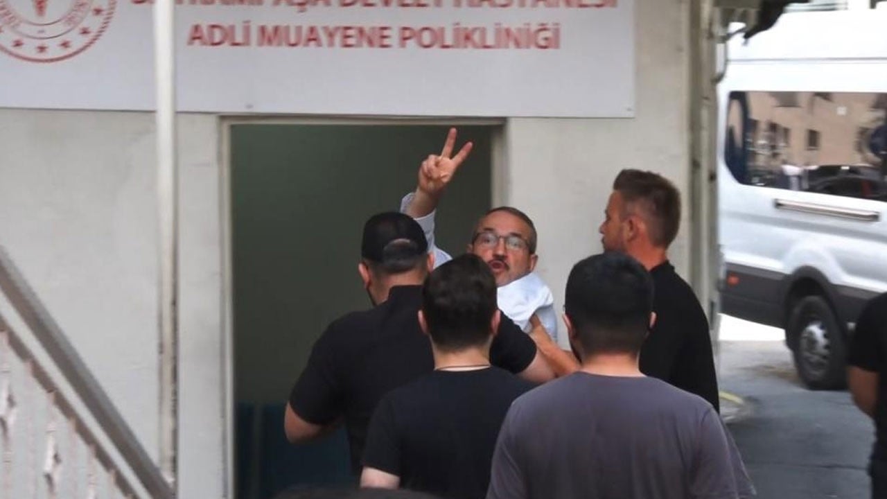 ultrAslan lideri Muzaffer Şirin, "Sayın Öcalan'a özgürlük" diye bağırdı