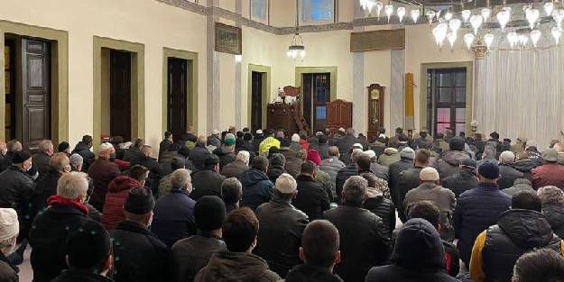 Ulu Cami'de yeni yılın ilk namazı kılındı