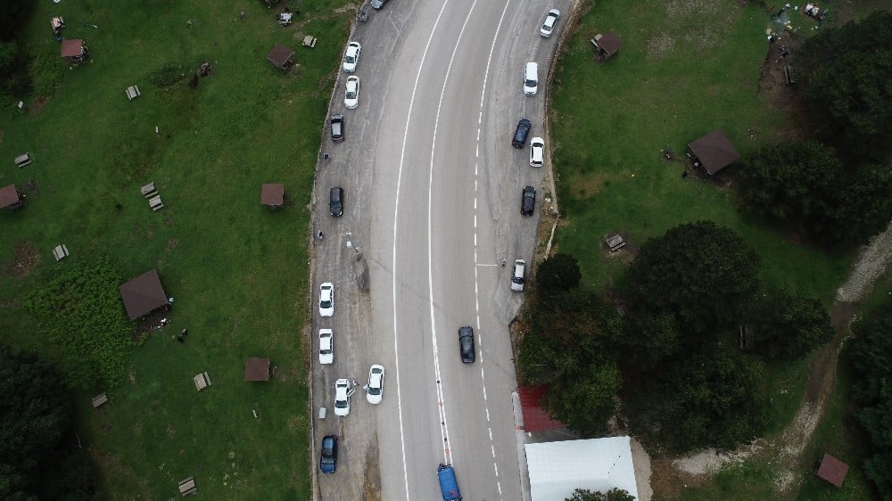 Uludağ misafirlerine açıldı vatandaşlar piknik yaptı 