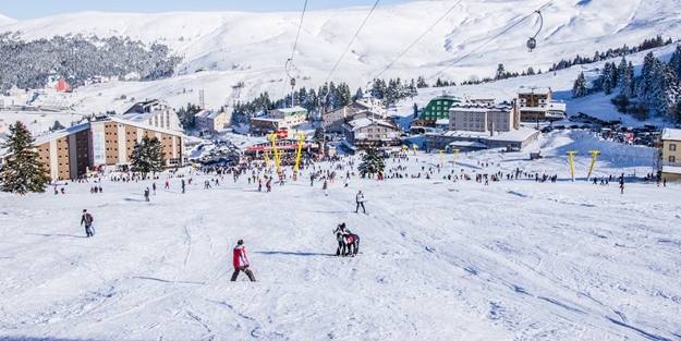 Uludağ'da kar kalınlığı 245 santimetreyi geçti!