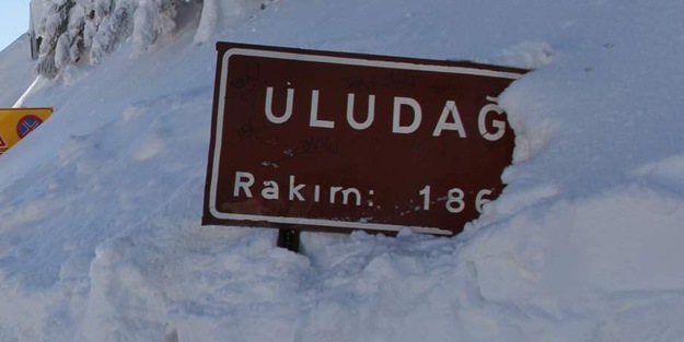 Uludağ'da kar kalınlığı 3 metreye yaklaştı