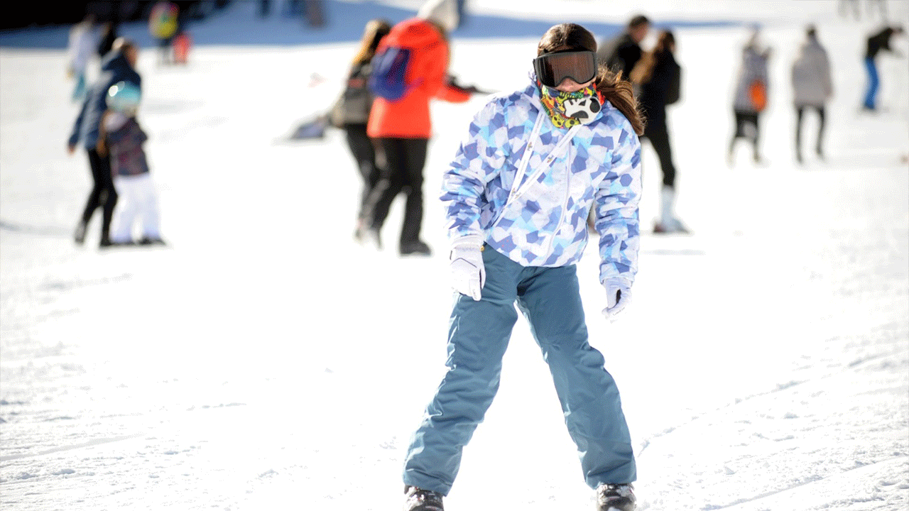 Uludağ'da kayak öğretmenin saatlik kazancı dudak uçuklattı!