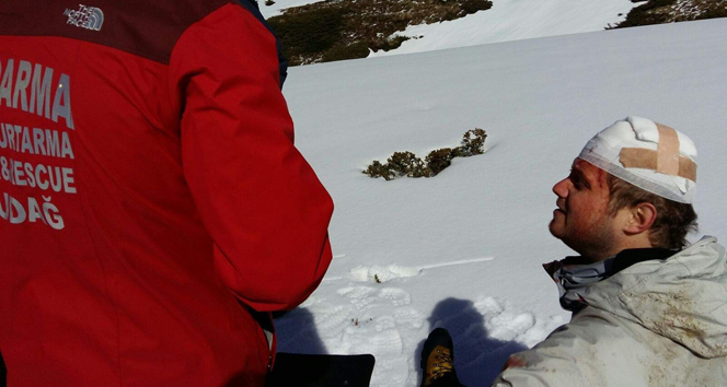 Uludağ’da kayalardan düştü, imdadına JAK yetişti