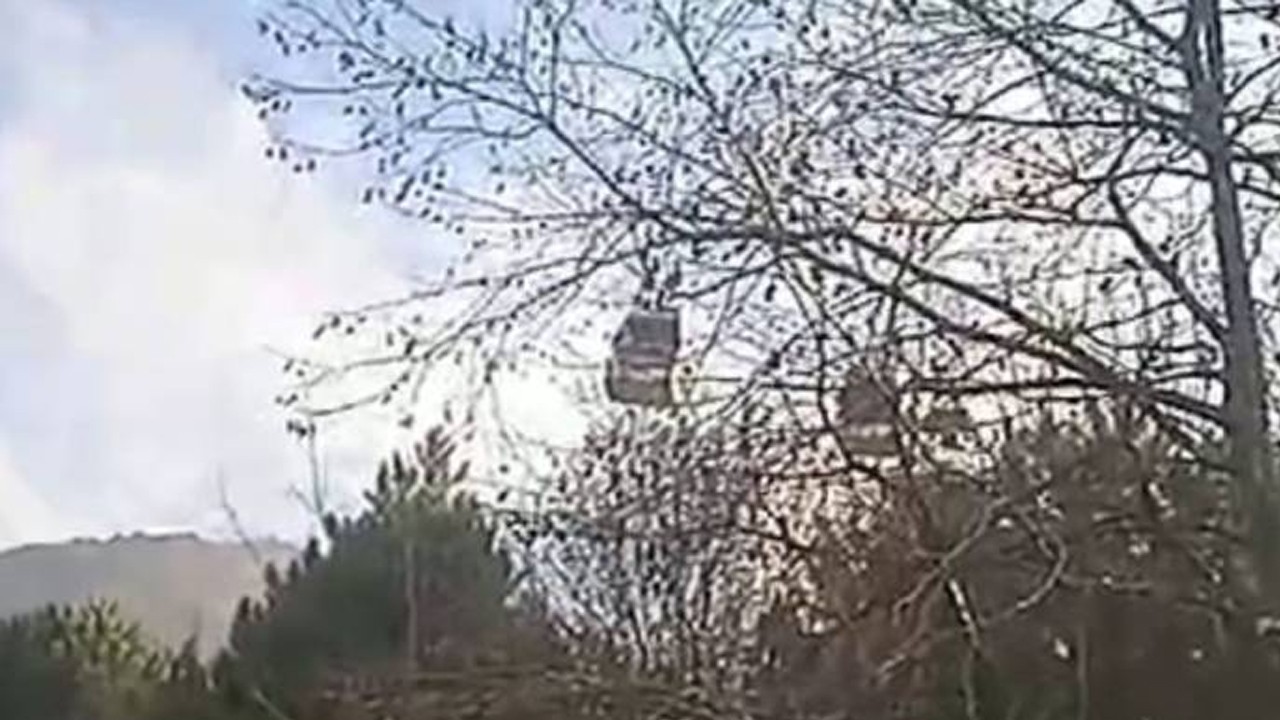 Uludağ’da korku dolu anlar! Havada 15 dakika asılı kaldılar