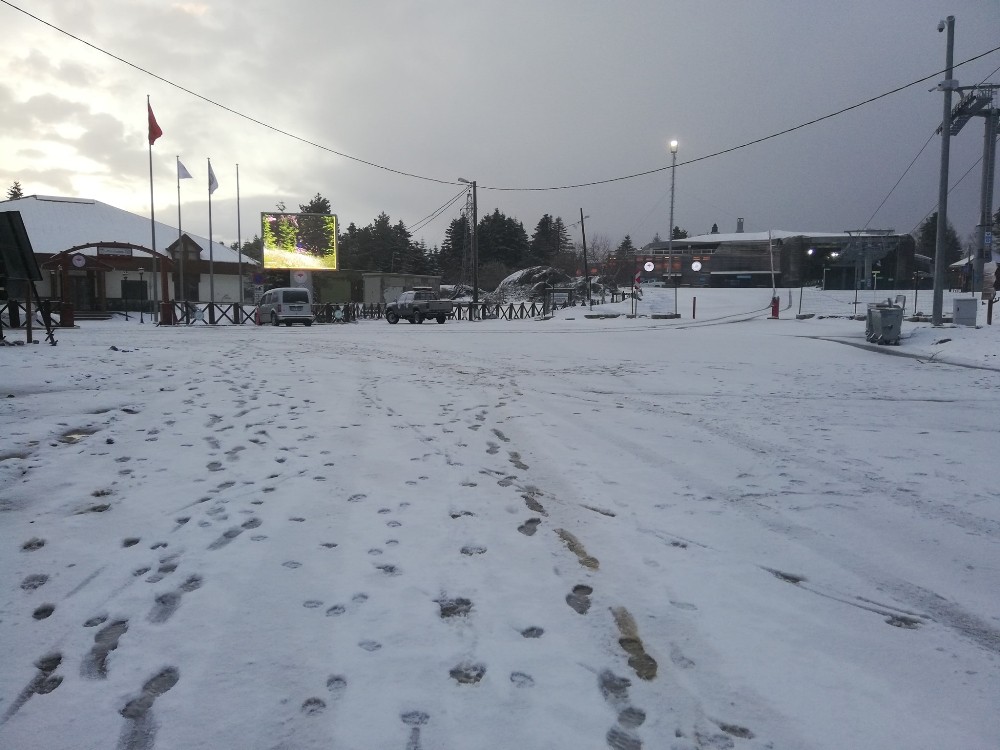Uludağ’da nisan ayında kar sürprizi 