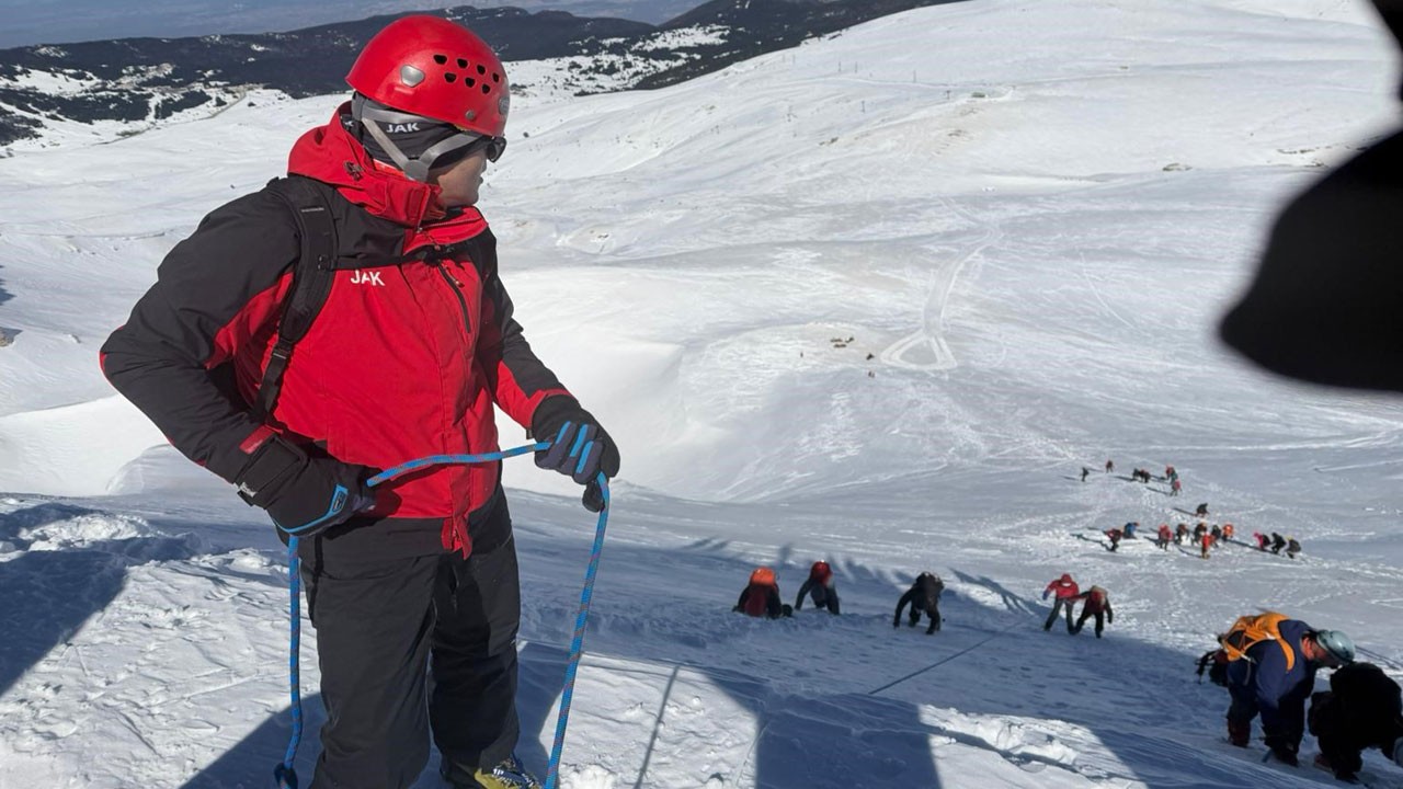 Uludağ'da zirvede mahsur kalan 2 kadın kurtarıldı