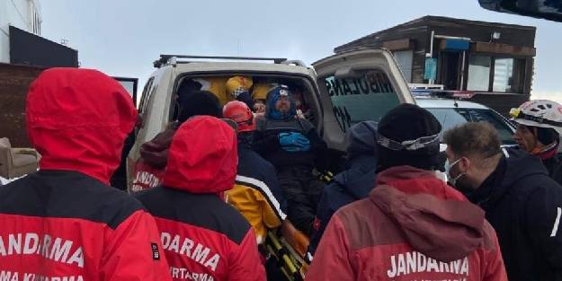 Uludağ'ın zirvesinde 10 derecede hayatta kalma mücadelesi