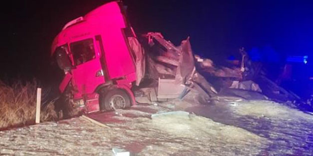 Ulukışla - Pozantı yolunda zincirleme trafik kazası: 2 ölü