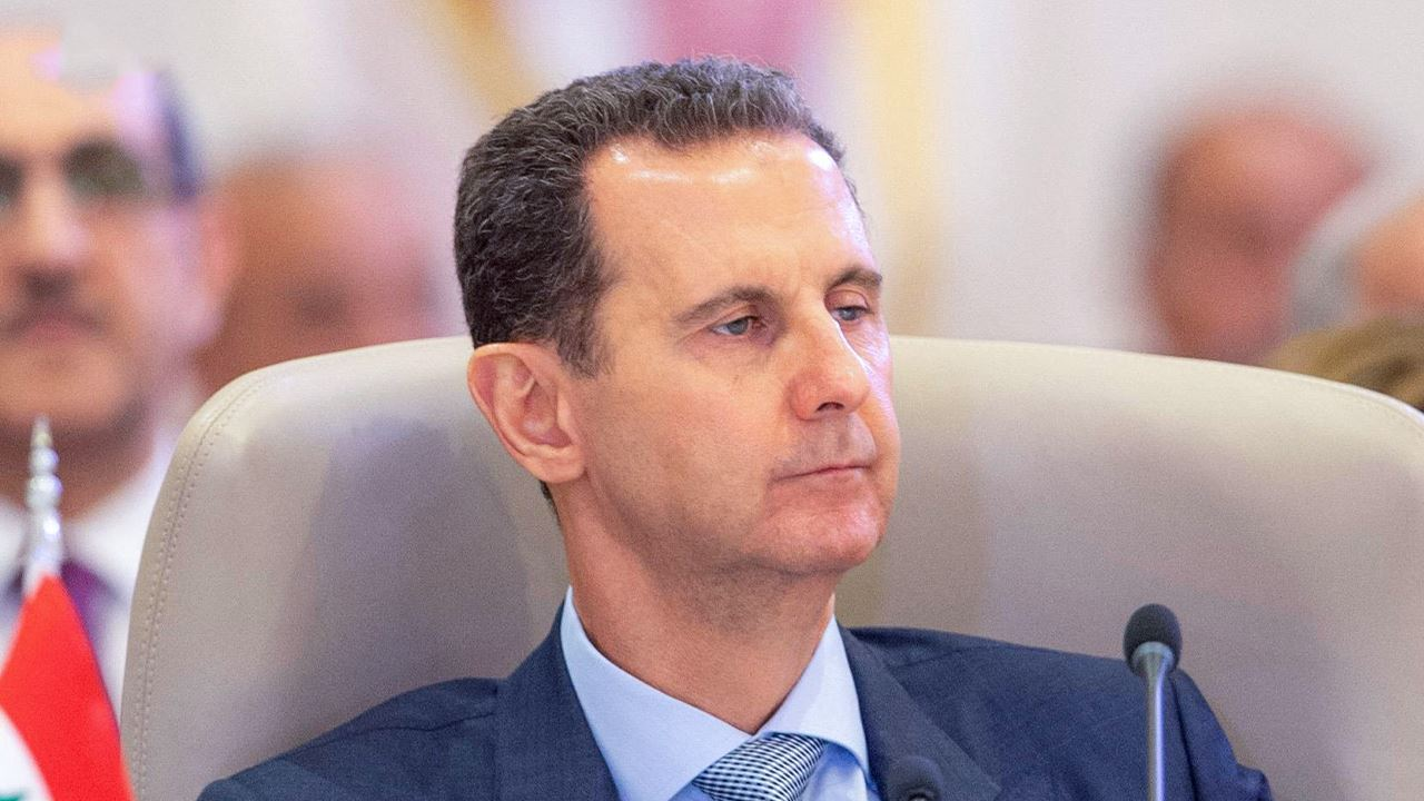 Uluslararası ajanslar duyurdu! Esad Suriye'yi terk etti!