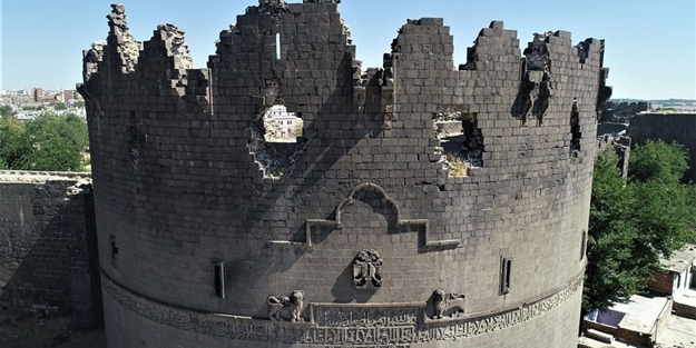 Uluslararası medyanın Diyarbakır surları manipülasyonu elinde patladı!