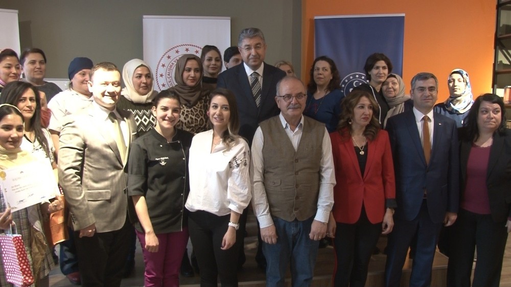 Uluslararası mutfak mezunlarını verdi 