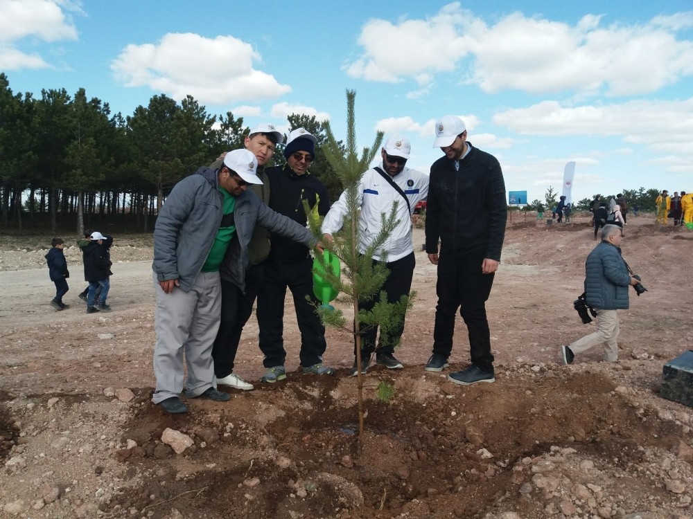 Uluslararası öğrencilerden çevreye katkı 